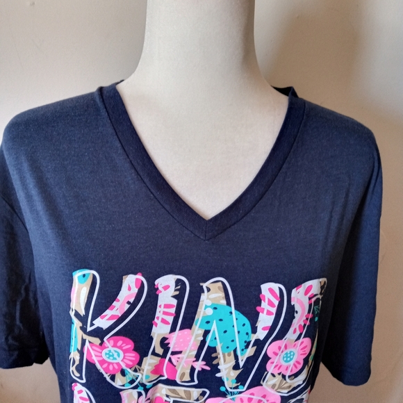 Bella Canvas "Kindness Always Comes Back" Graphic Tee  Floral Women's Size XL - Picture 3 of 8